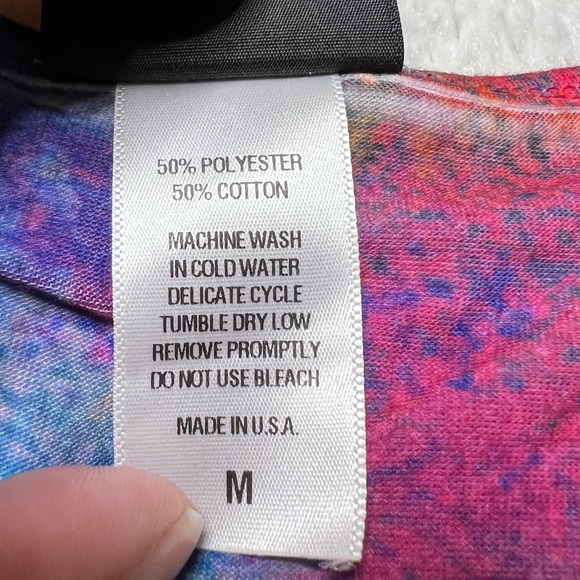 NWOT Mid-South Products Memphis 3-D Printed Graphic Cold Shoulder Tee Women’s M - Picture 6 of 6